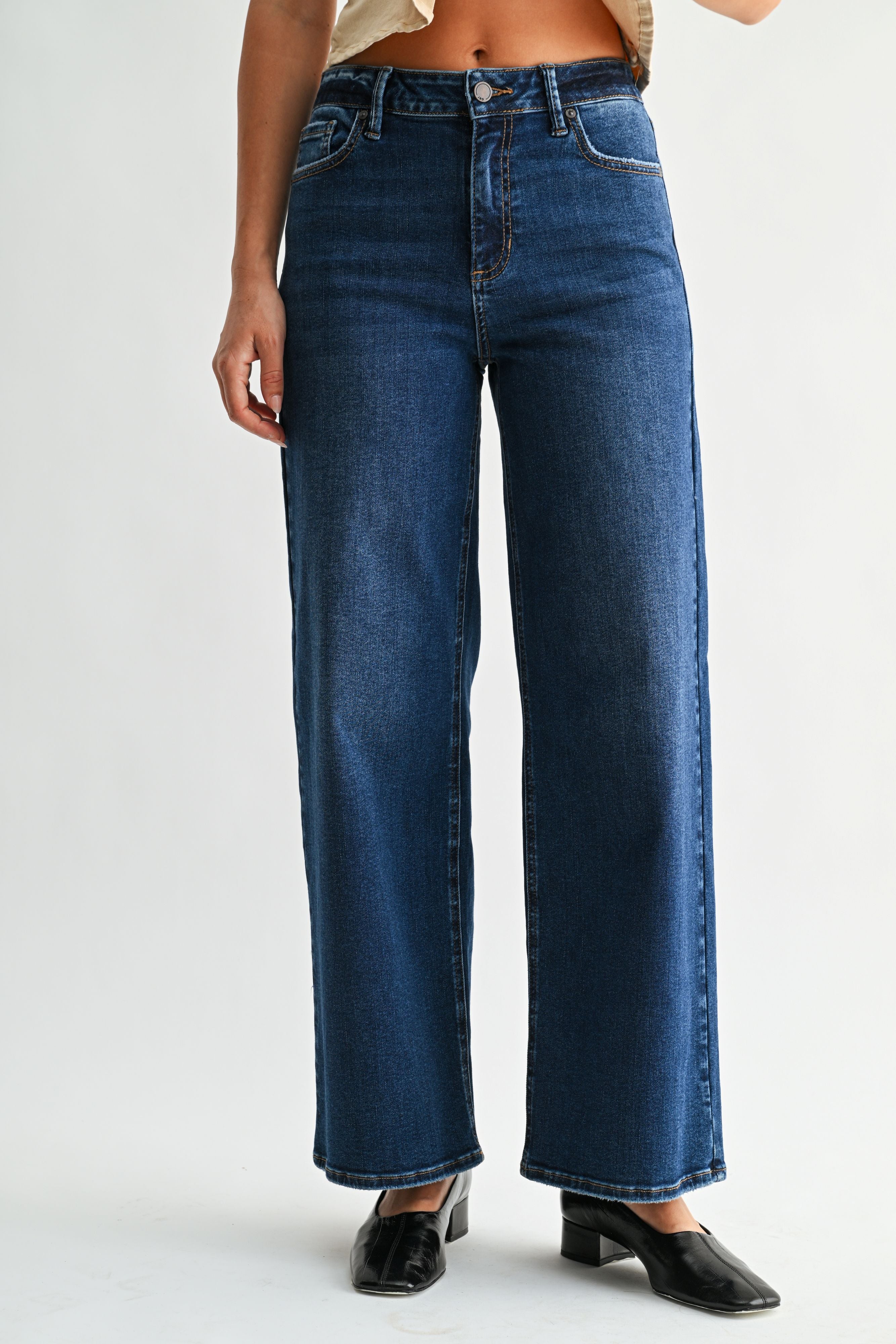 Maggie HR Vintage Straight-4