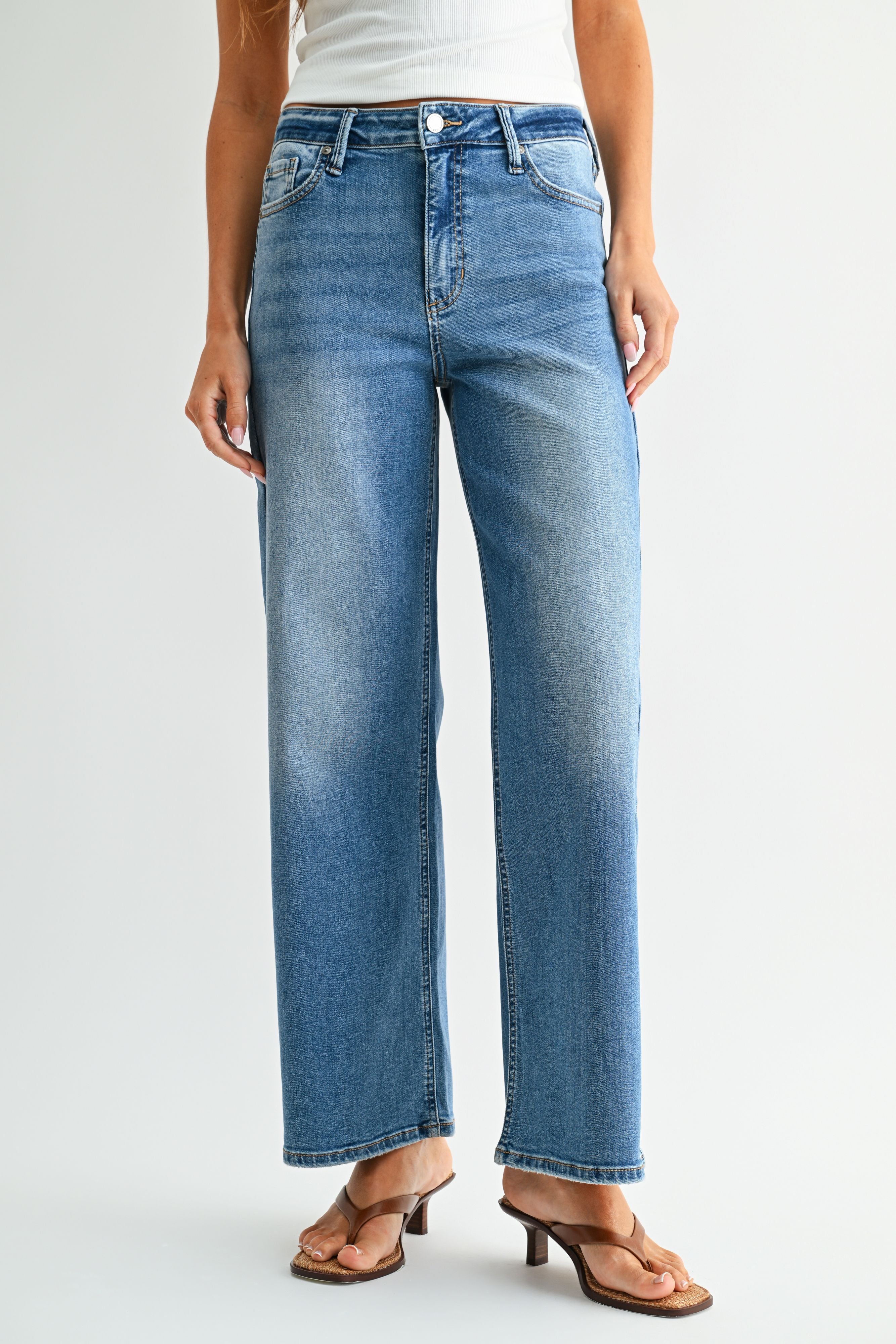 Maggie HR Vintage Straight-4