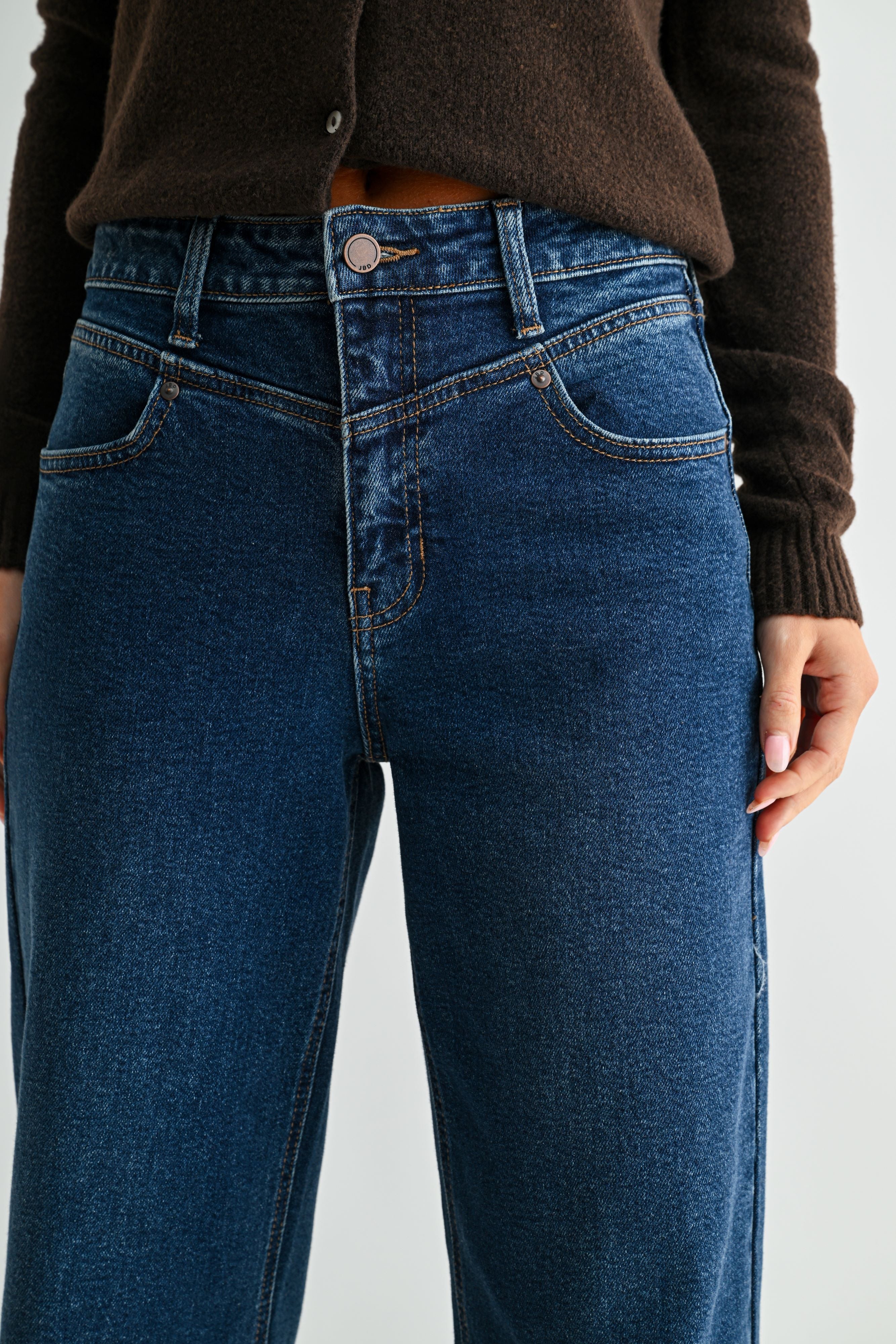 Noelle Clean Hem Straight-4
