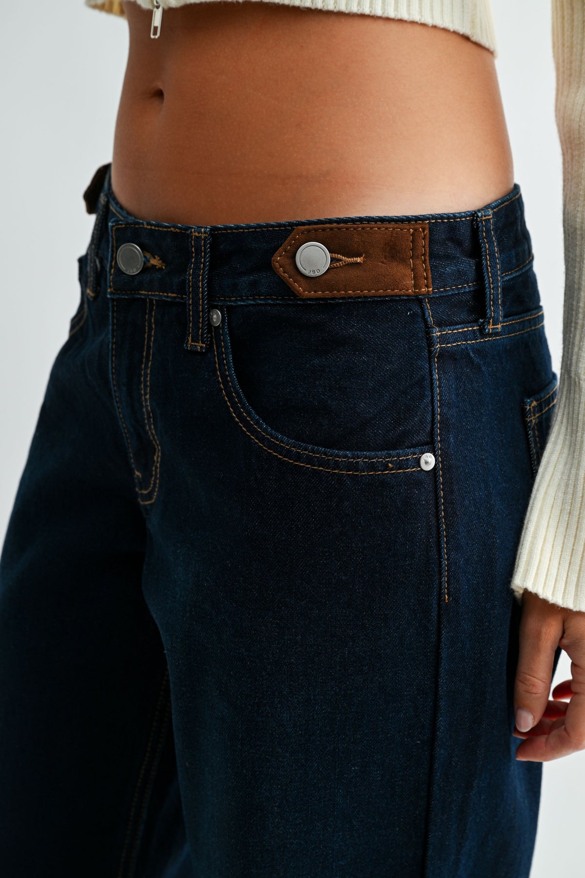 Amora Waistband Detail Cuffed Straight-4